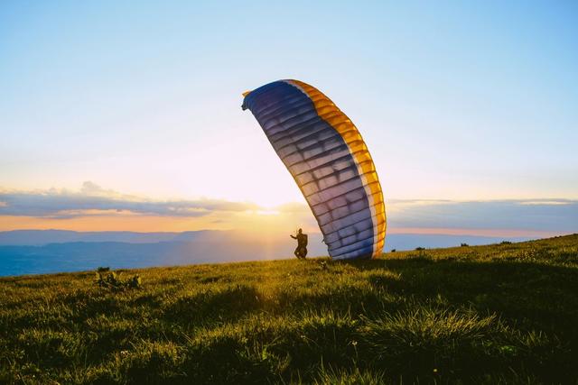 Paragliding Expedition in New Zealand – The Ultimate Adventure Travel Experience
