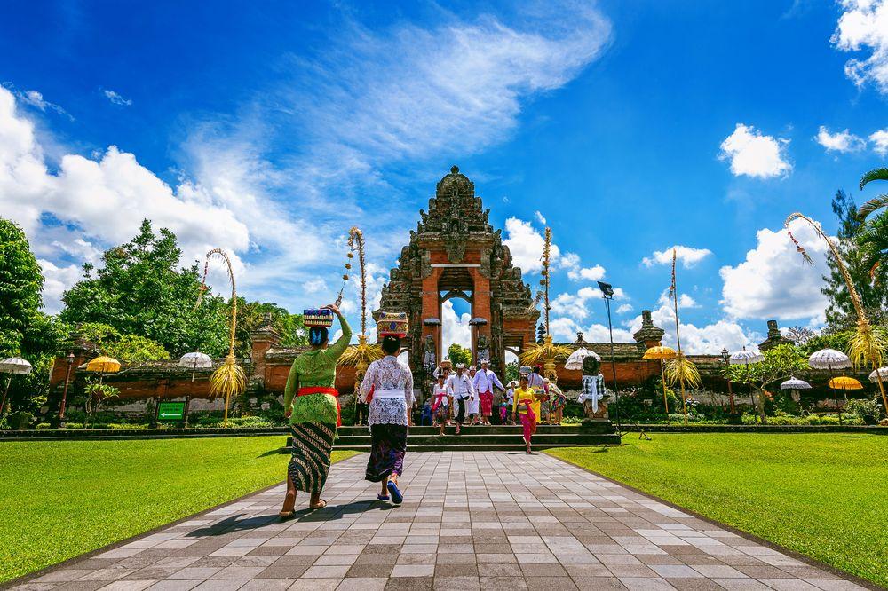 Costa Rica vs Bali: Which Wellness Retreat Is Right for You?